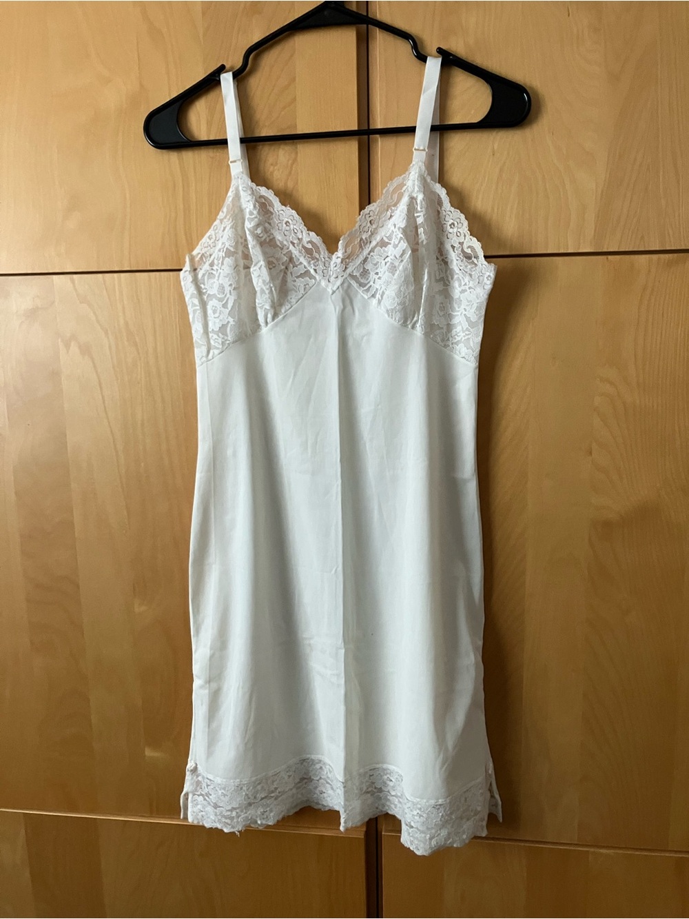 Maidenform White Lace-Trim Slip